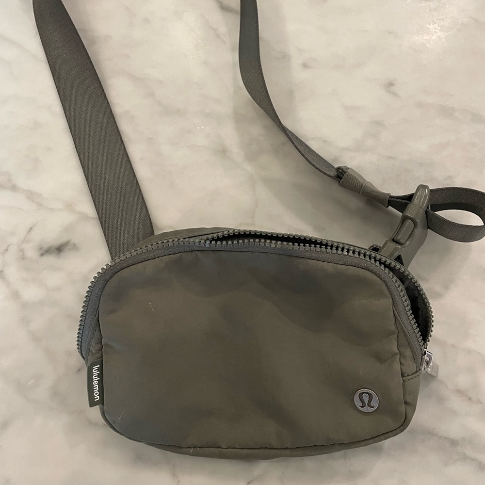 Lululemon Grey Sage 1L Everywhere Belt Bag